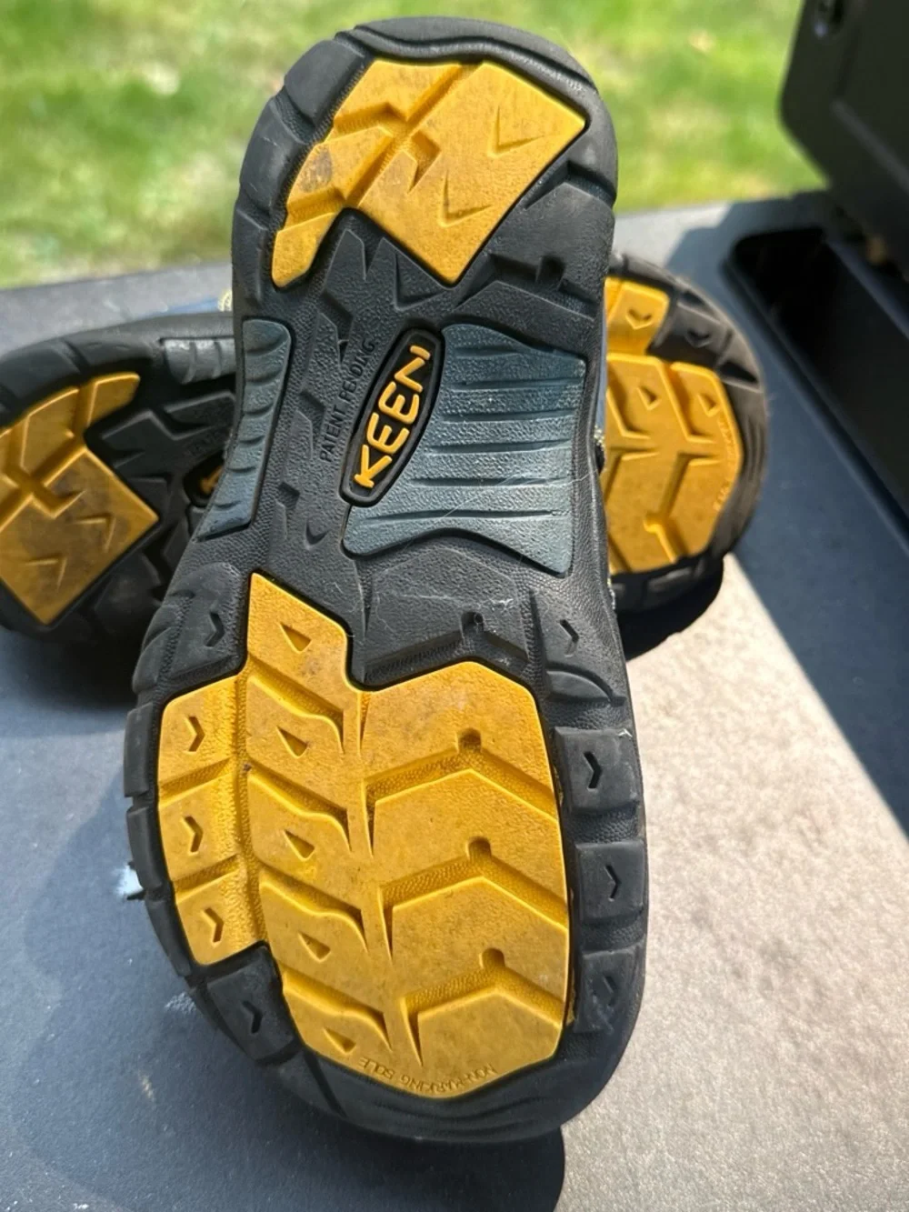 New-Keen Kids Navy Blue and Yellow-Accent Sport Sandals boys size-2